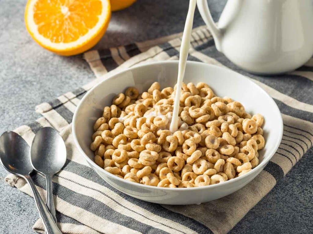 1 Cup Cheerios Calories Nutrition Facts, Types, and Downsides